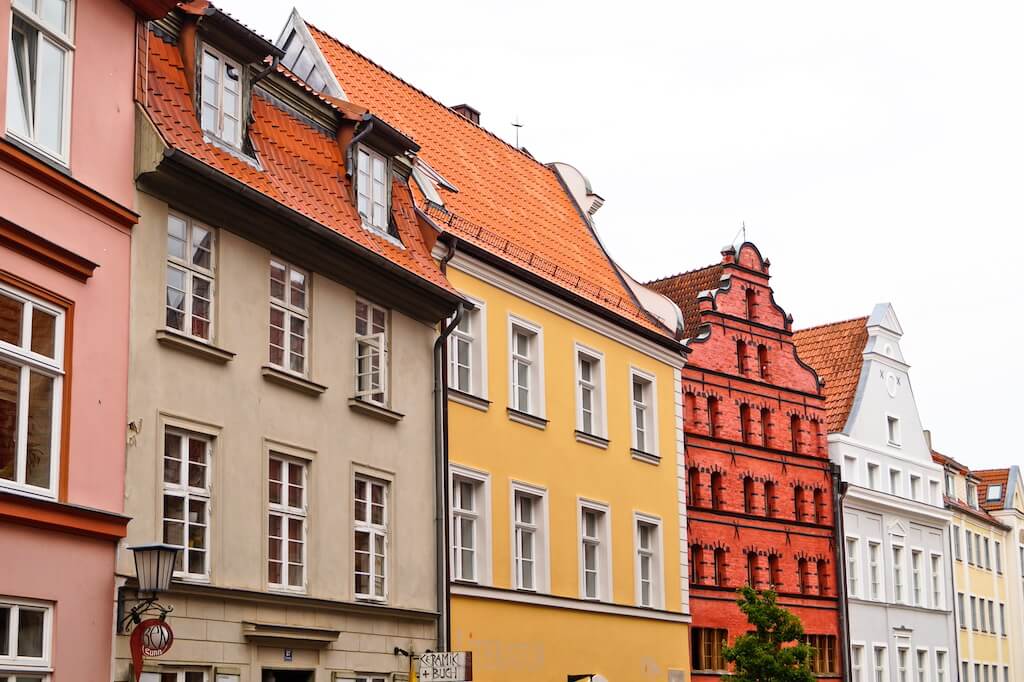 Czy można odgrodzić klatkę schodową w domu z dwoma lokalami, prawa właścicieli, części wspólne