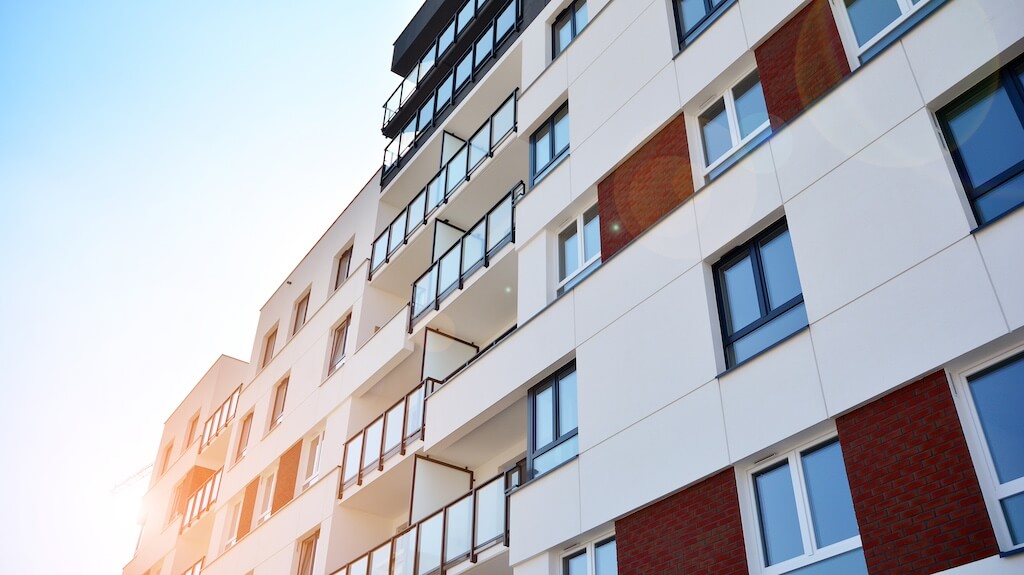 Sprzedaż mieszkania obciążonego służebnością, odmowa wpuszczenia właściciela