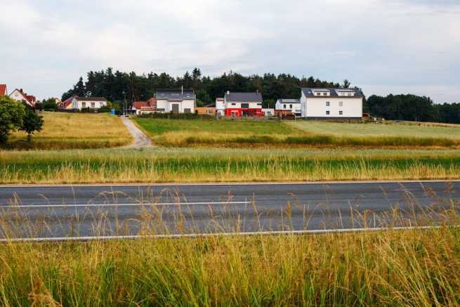 Przekazanie prywatnej drogi gminie, służebność gruntowa, koszty utrzymania