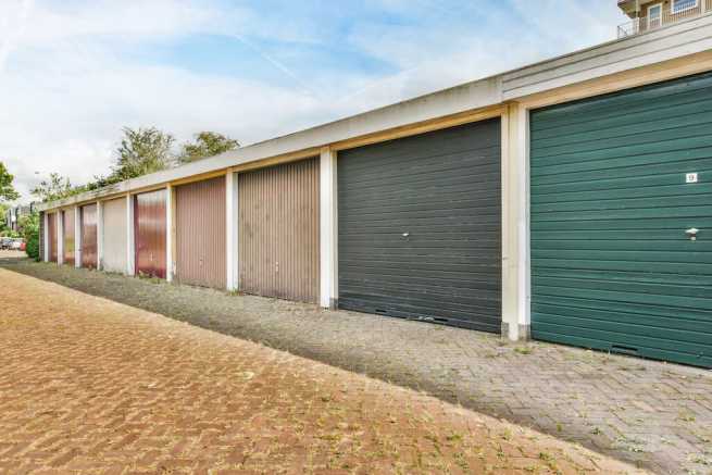 Garaż w kawałkach – prawne sposoby rozwiązania współwłasności